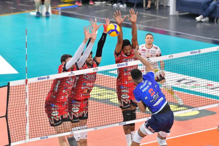 muro sir milano Perugia, sotto 2-0, porta la partita al tie-break, ma ad avere la meglio è l'Allianz. 1-1 nella serie, ora si torna al PalaBarton