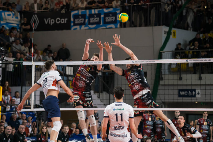 zaksa sir Lo Zaksa prevale nell'andata della semifinale. Ora al Palabarton serve un mezzo miracolo