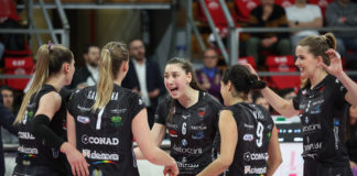 Vincere 3-0 o 3-1 con la schiacciasassi Conegliano e sperare che Pinerolo vada a secco con Chieri: solo così le perugine possono evitare la retrocessione in A2