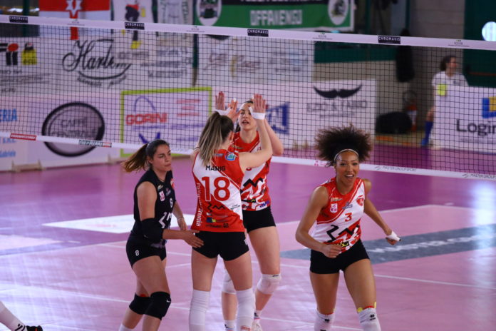 esultanza 3m perugia agbortabi Primo sorriso in Pool salvezza per le ragazze di Marangi che ben figurano in attacco