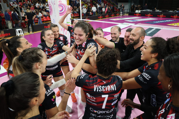 Bartoccini Fortinfissi perugia x Nuvoli Altafratte Padova 28.ott Quarta vittoria consecutiva per la squadra di coach Giovi. Al Palabarton gara senza storia, Viscioni Mvp. Marangi: