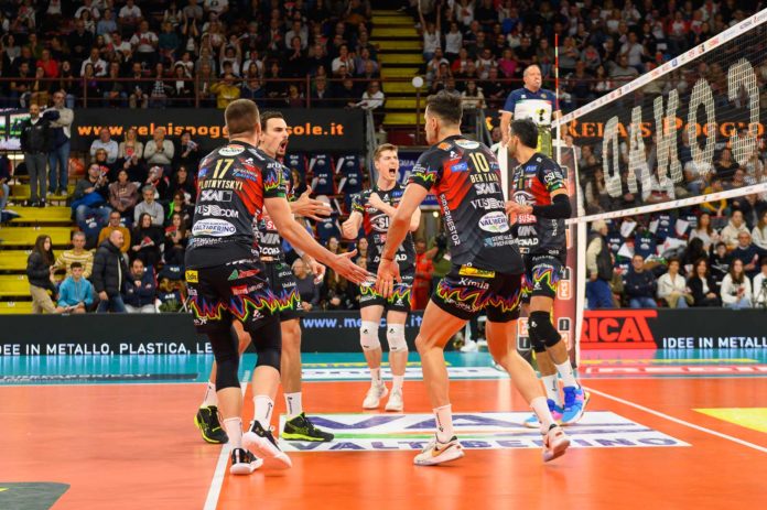 esultanza sir 2 Evento speciale a Pian di Massiano con l'esibizione del giovane cantautore. A seguire il match con Cisterna