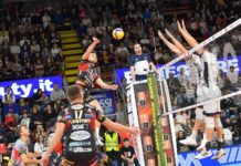 Sabato sera di spettacolo al Palabarton: prima l'esibizione di Alfa e poi il successo per 3-1 dei Block Devils