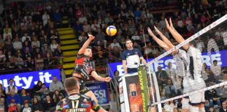 Sabato sera di spettacolo al Palabarton: prima l'esibizione di Alfa e poi il successo per 3-1 dei Block Devils