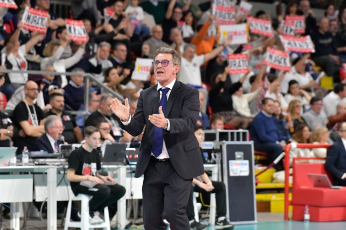 Lorenzetti Sir Il tecnico della Sir fa il punto in attesa dell'avversario per la semifinale play-off