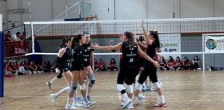 A Terni l’ultimo allenamento congiunto del pre-campionato: la Bartoccini cade ma lancia segnali di crescita. Ora si va verso l’esordio in campionato. Definite le dirette televisive delle prime cinque giornate