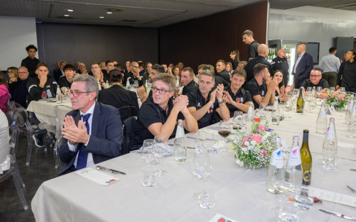 sir lorenzetti e staff Tanta voglia di stare insieme e scherzare, ma i Block Devils ora iniziano a fare sul serio: il prossimo weekend c'è la Supercoppa
