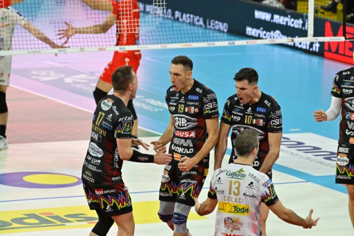 esultanza sir I Block Devils riassaporano la Champions dopo un anno di assenza: al PalaBarton arrivani i cechi del Ceske
