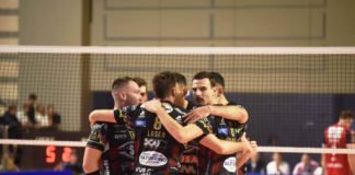 I tre punti contro i pugliesi e il k.o. di Piacenza permettono a Perugia di conquistare il primato 