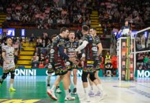I Block Devils concedono un solo set ai brianzoli. Continua il testa a testa con Trento, decisiva l'ultima giornata