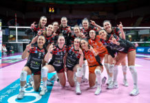 La Bartoccini MC Restauri coglie un importante successo all'esordio nei play-off challenge. Nel match di ritorno basterà vincere un set per proseguire l'avventura