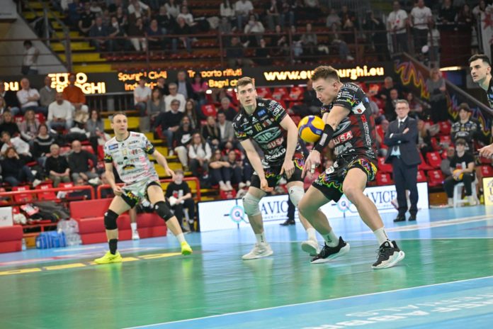 ***Oleh PLOTNYTSKYI