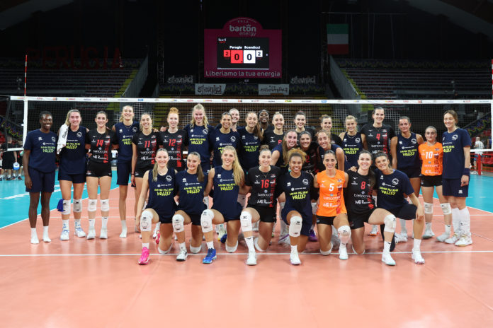 La squadra di Giovi tiene a lungo testa alle toscane. Domenica si replica sempre al Pala Barton Energy contro Firenze