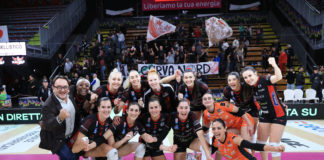 La Bartoccini MC Restauri vince in rimonta contro il blasonato avversario. Due punti che rilanciano le quotazioni di Perugia, l’Mvp Perinelli: “Ora serve continuità”